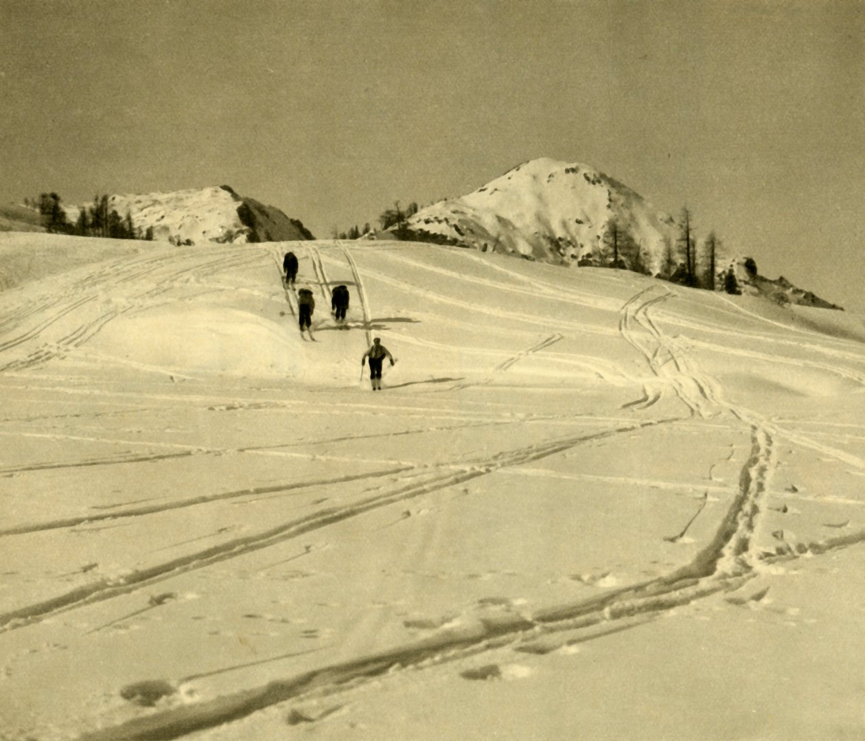 Síelés a Totes Gebirge hegyekben, Ausztria, 1935. alkotó: Unbekannt