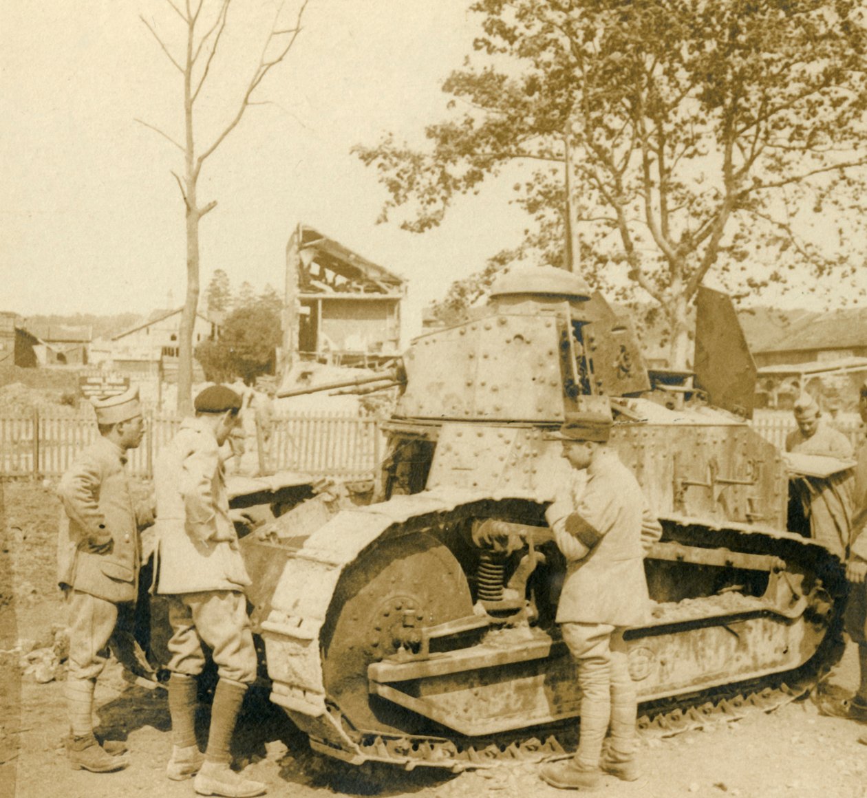 Kis Renault tank, c1914-c1918 alkotó: Unbekannt