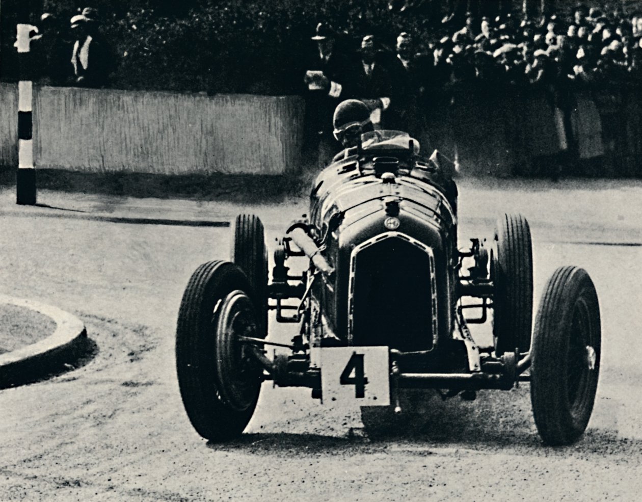 Intelligens kanyarodás az I.O.M. Faj: A Hon. Brian Lewis, 1937 alkotó: Unbekannt