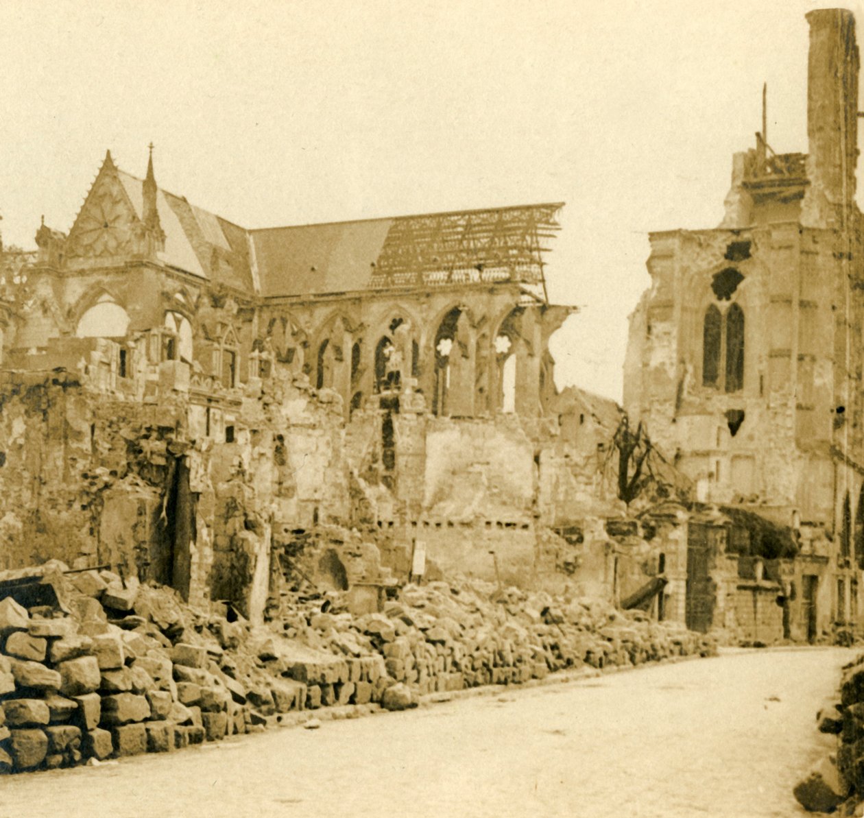 Soissons katedrális, Soissons, Észak-Franciaország, c1914-c1918. alkotó: Unbekannt
