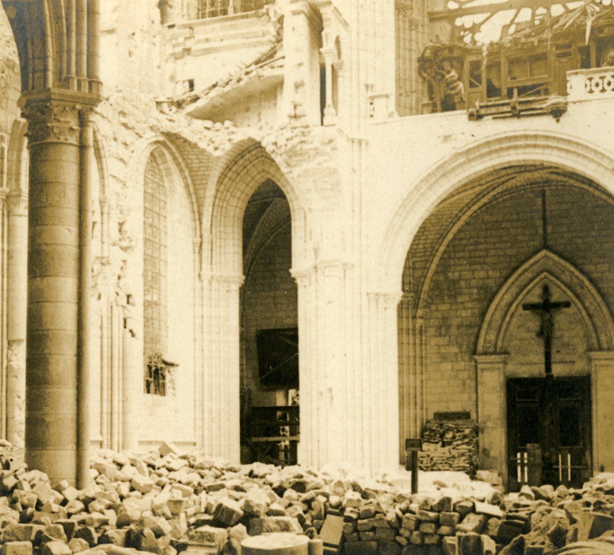 Soissons katedrális, Soissons, Észak-Franciaország, c1914-c1918 alkotó: Unbekannt
