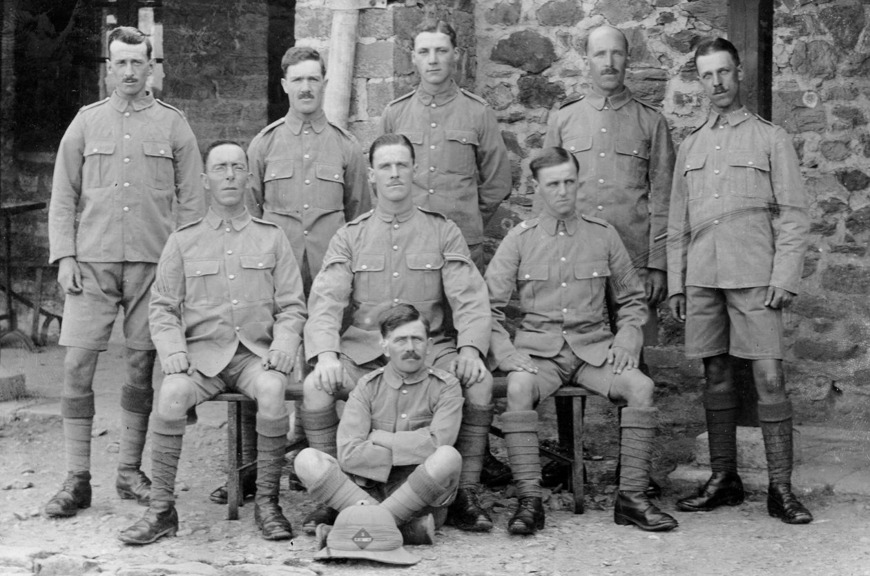 Katonák az 5. East Surrey-ezredből, Chakrata, India, 1917 alkotó: Unbekannt