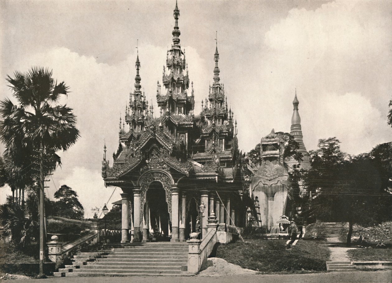 A Shwedagon pagoda déli bejárata, Yangon, 1900. alkotó: Unbekannt