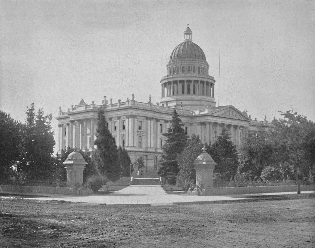 State Capitol, Sacramento, California, 1897. alkotó: Unbekannt