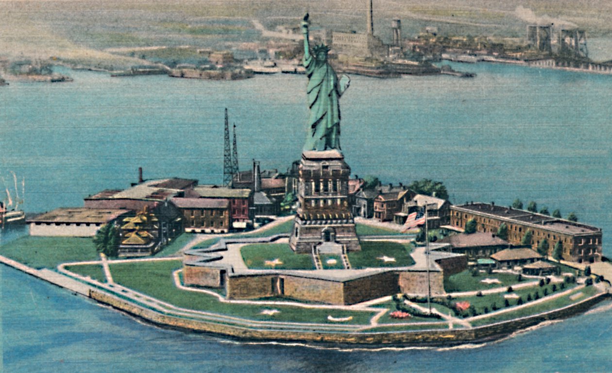Szabadság-szobor a Bedloes-szigeten, New York-i kikötőben. New York City, 1940-es évek alkotó: Unbekannt