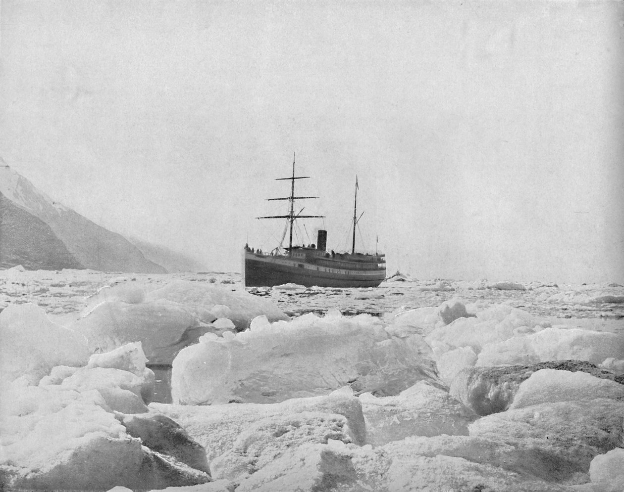 Steamer Queen, Glacier Bay, Alaszka, 1897. alkotó: Unbekannt
