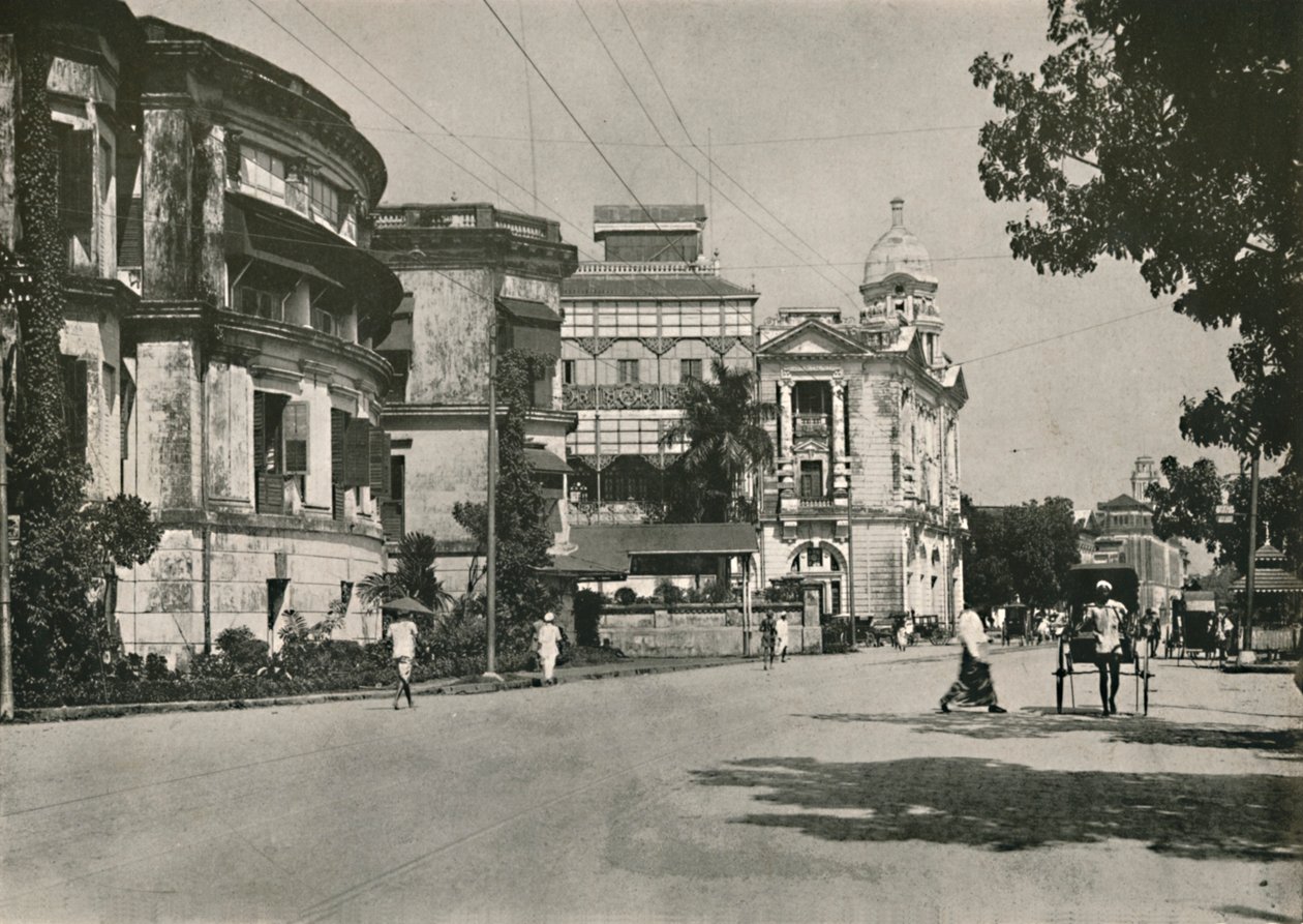 Strand Road, Rangoon. - Posta, Imperial Bank of India. Vámház a távolban, 1900. alkotó: Unbekannt