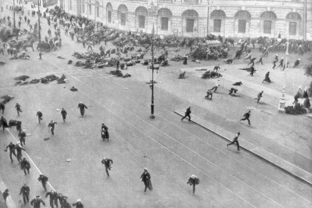Utcai harcok Petrográdban, Oroszországban, 1917. július 17-én alkotó: Unbekannt