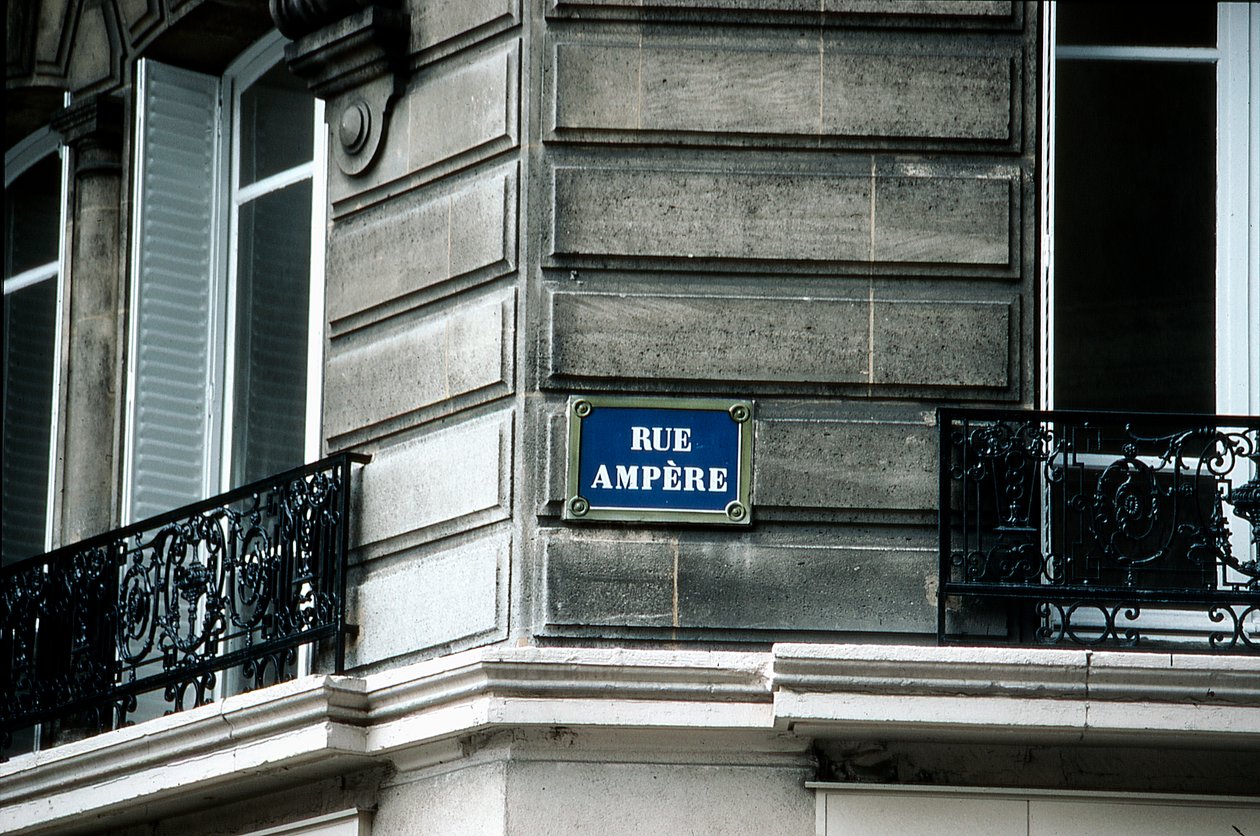 Utcatábla, Rue Ampere, Párizs, Franciaország alkotó: Unbekannt