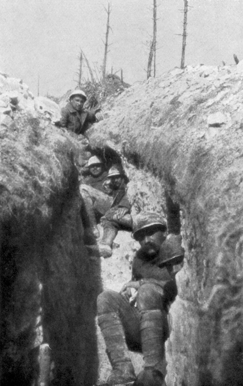 Hordágyhordozók egy lövészárokban, Cornillettől délre, első világháború, 1917. május 20. alkotó: Unbekannt