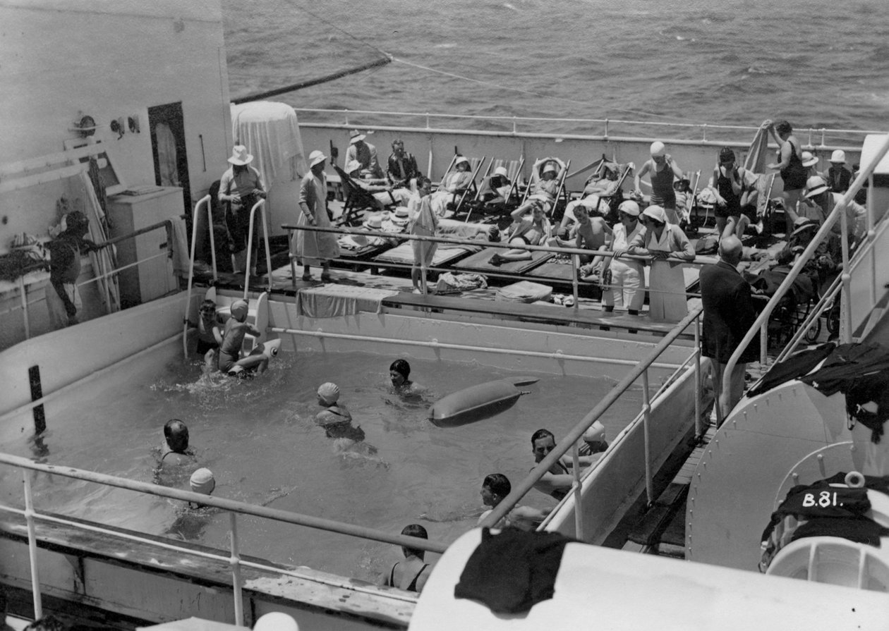 Úszómedence az RML Atlantis fedélzetén, c1929-c1939 alkotó: Unbekannt