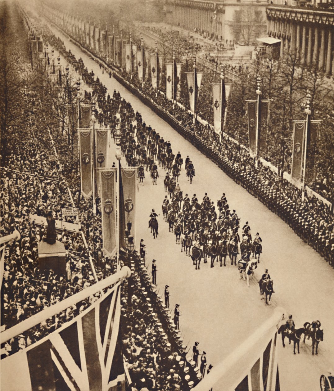 Swinging Down the Mall, 1937. május 12 alkotó: Unbekannt
