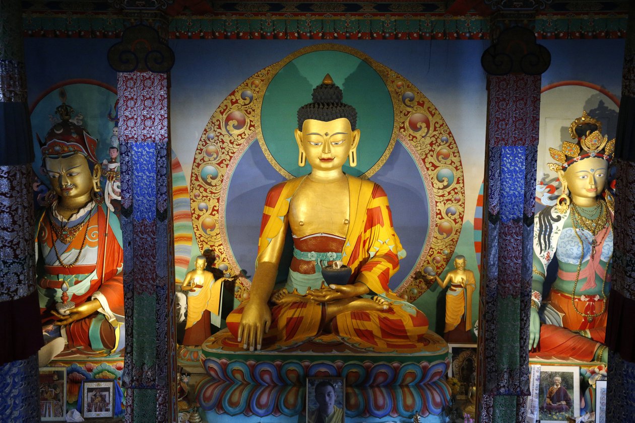 Te Tussand Buddha temploma Dashang Kagyu Ling Kongregáció Shakyamuni Buddha, La Bolaye, Franciaország alkotó: Unbekannt