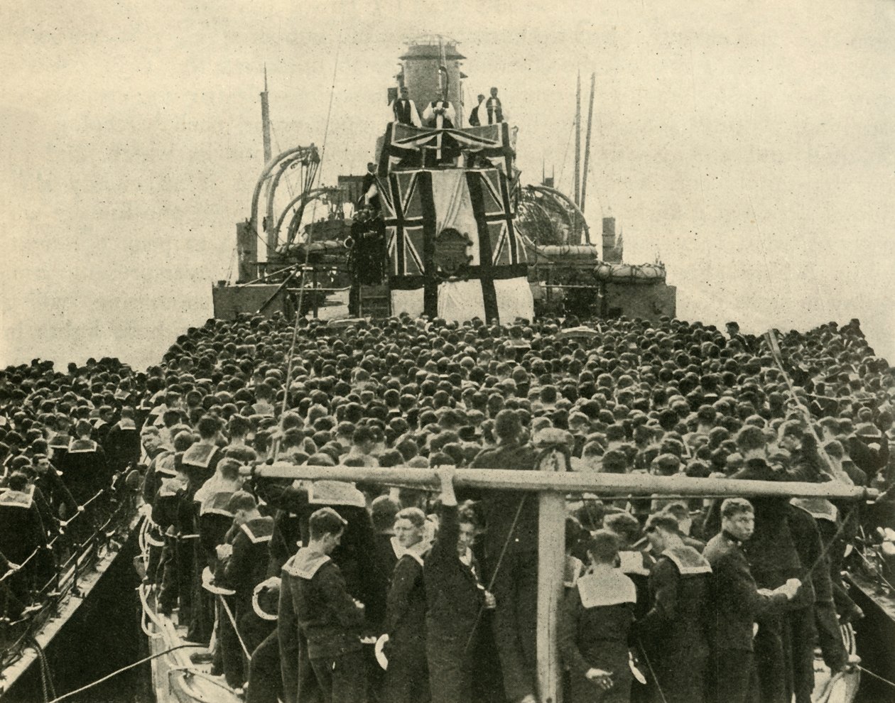 York érseke meglátogatja a Királyi Haditengerészet brit tengerészeit, Első világháború, 1914, 1920 körül. alkotó: Unbekannt