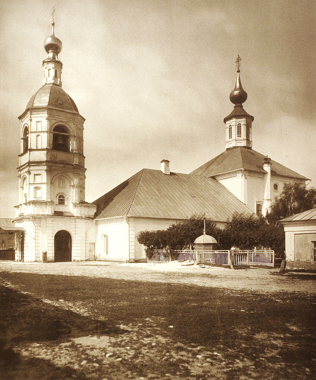 Az Életadó Szentháromság temploma, Arbat, Moszkva, Oroszország, 1881 alkotó: Unbekannt