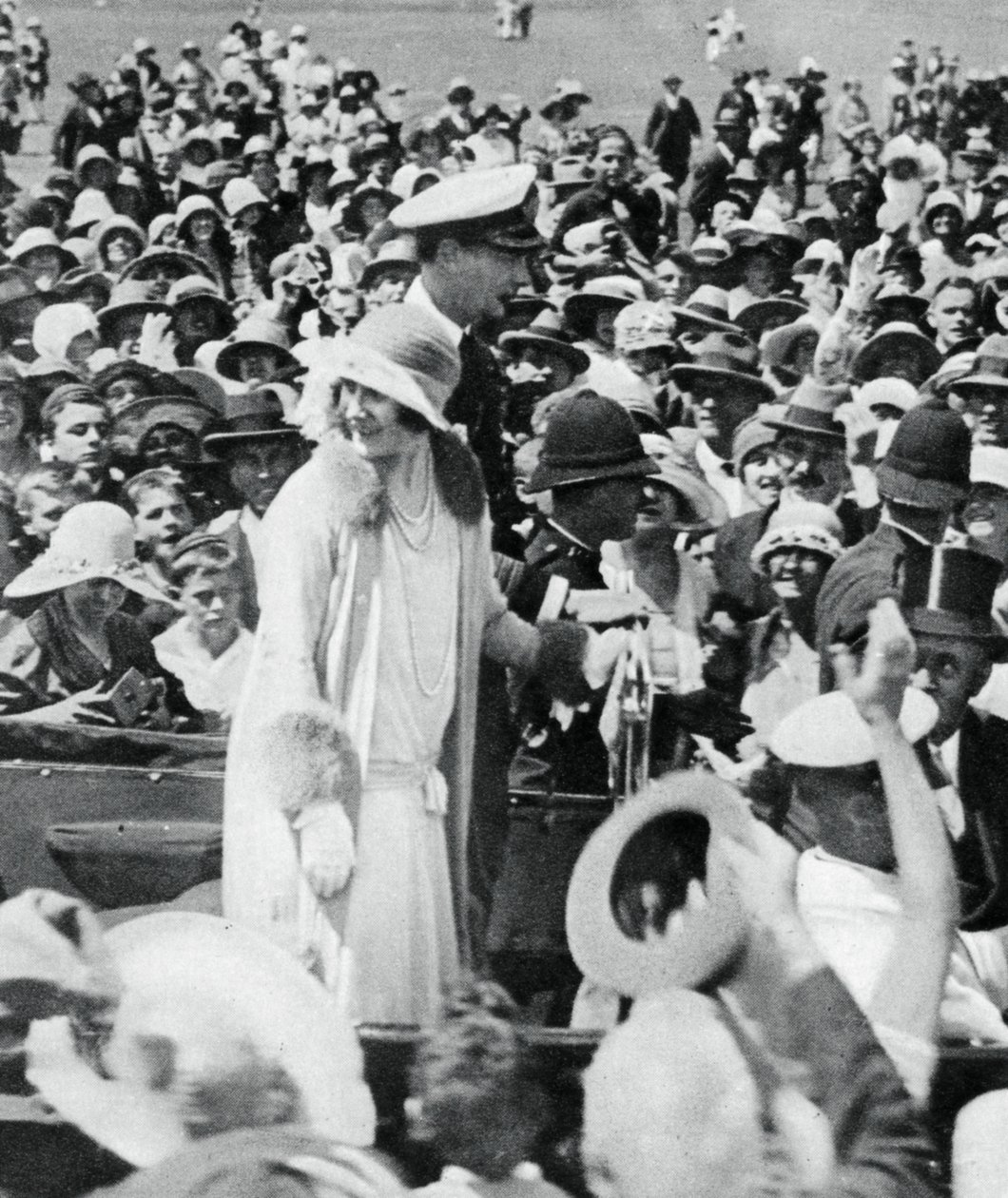A herceget és a hercegnőt tömegek sújtották Aucklandben, 1927, 1937 alkotó: Unbekannt
