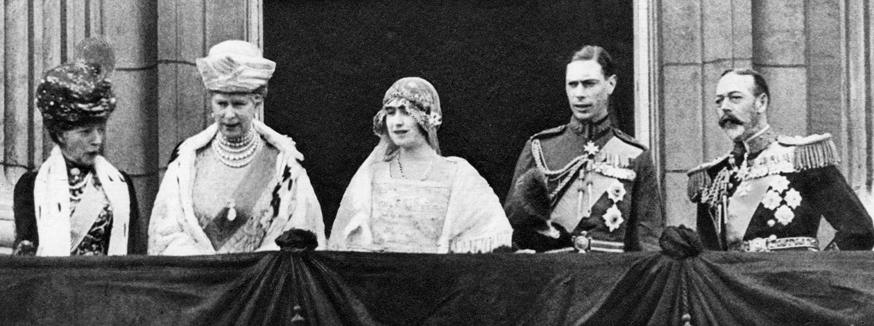 York hercege és hercegnője a Buckingham-palotában házasságkötésük után, 1923 áprilisában alkotó: Unbekannt