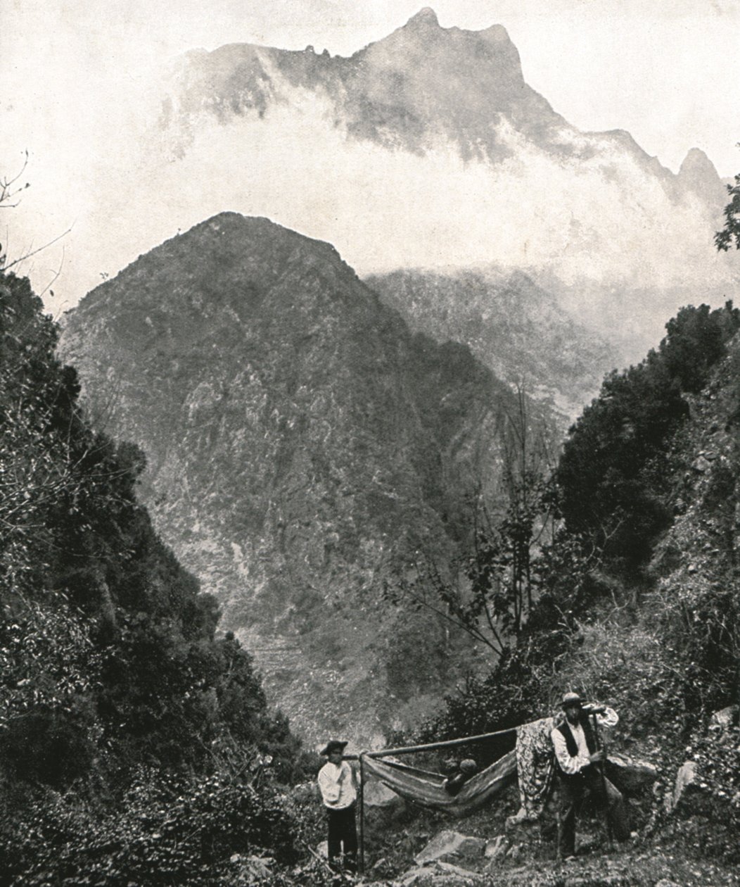 The Grand Curral, Madeira, Portugália, 1895. alkotó: Unbekannt