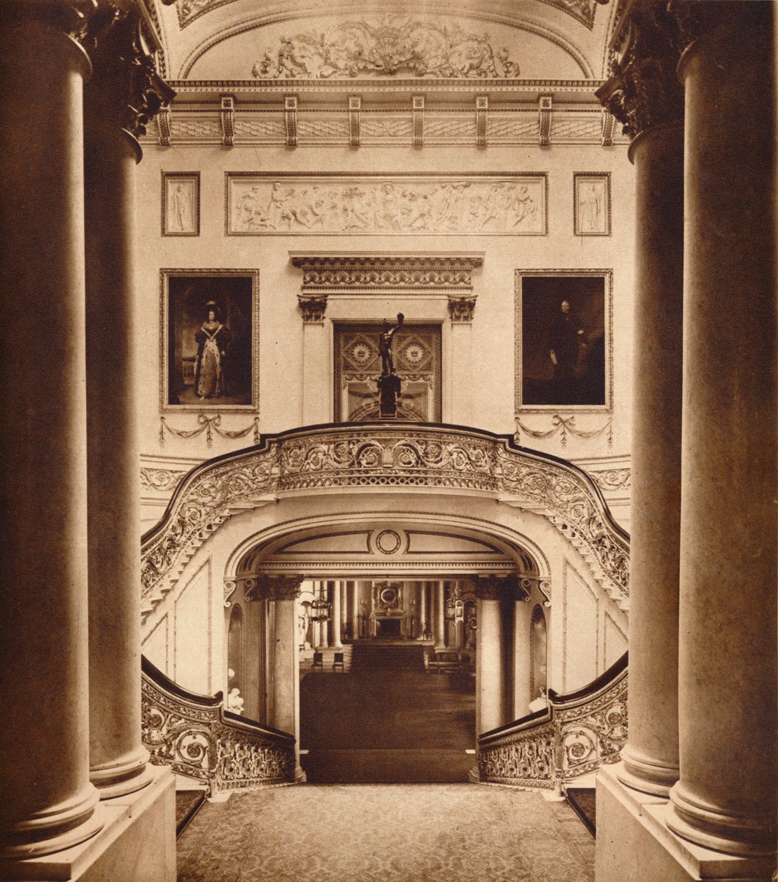 A nagy lépcsőház a Buckingham-palotában, 1935 alkotó: Unbekannt
