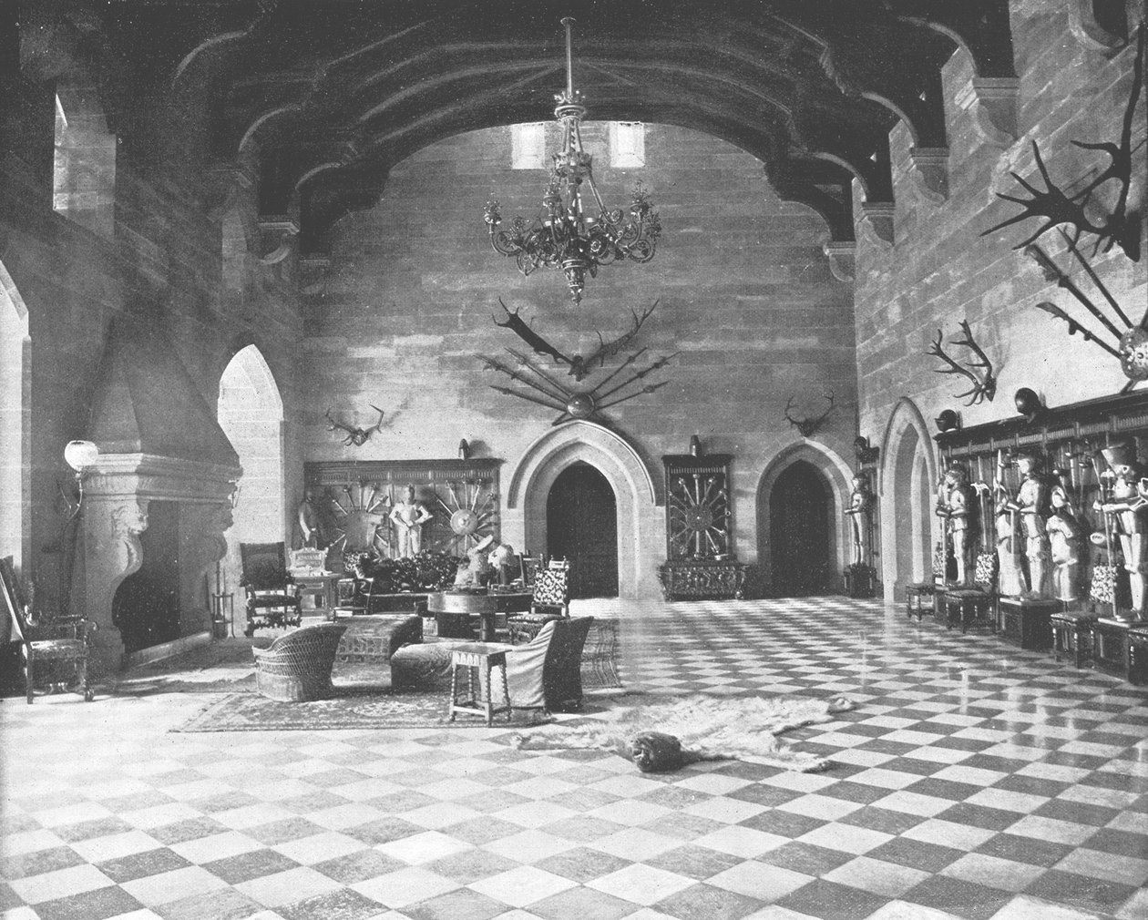The Great Hall, Warwick Castle, Warwickshire, 1894. alkotó: Unbekannt