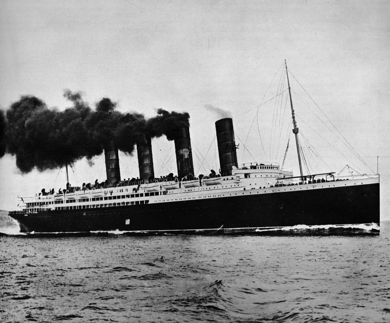 A Lusitania teljes sebességgel, 1915 alkotó: Unbekannt