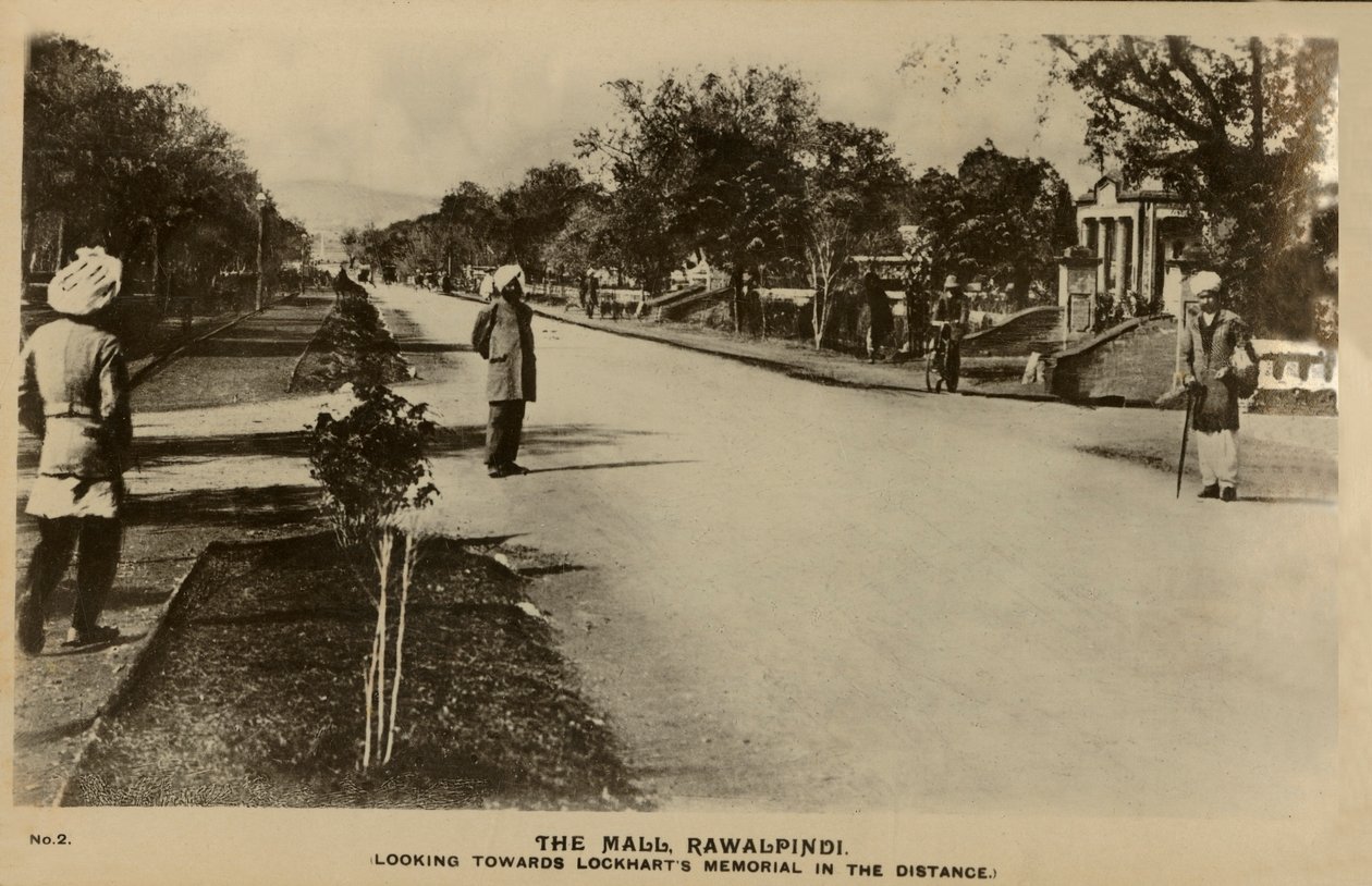The Mall, Rawalpindi – Lockharts Memorial in Distance, c1918-c1939. alkotó: Unbekannt