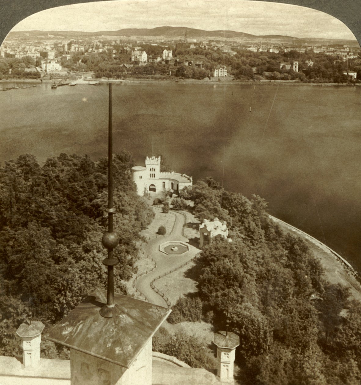 Az Oscarshal királyi kertek és Christiania, a kastélyból, Norvégiából, 1905. alkotó: Unbekannt