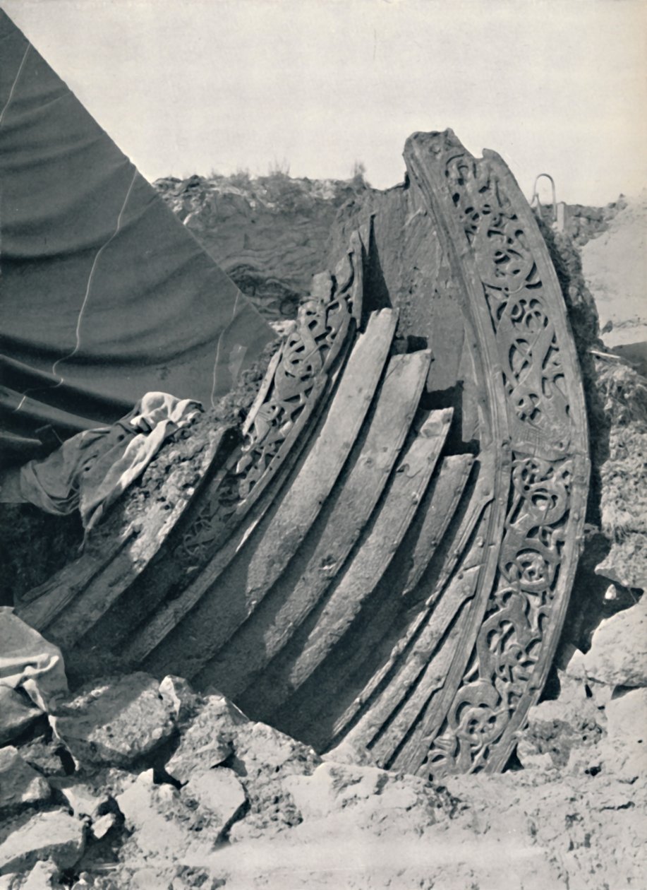 Az Oseberg hajó a halomban, a száron és a korláton lévő faragással, 1935 alkotó: Unbekannt