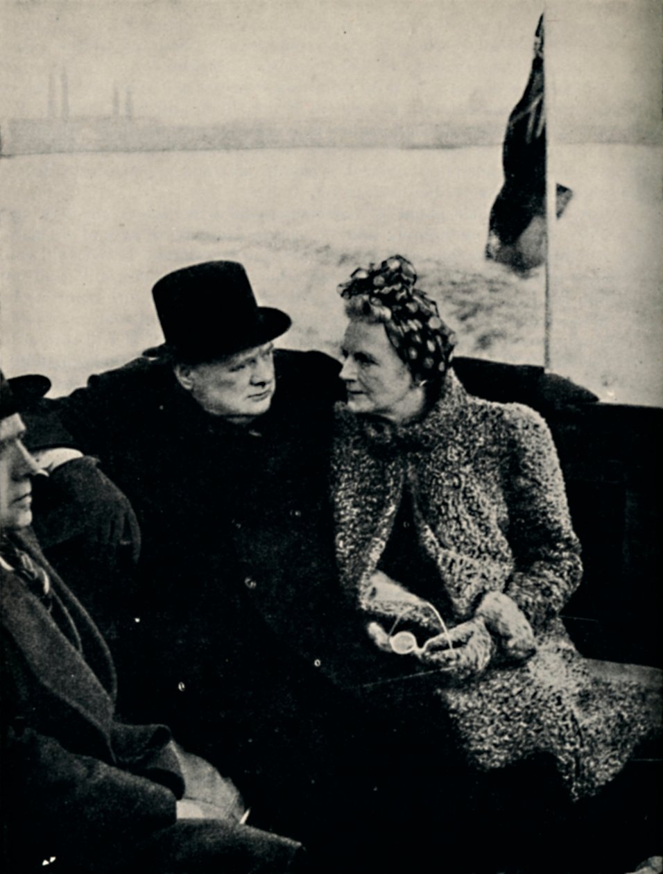 A miniszterelnök látogatást tesz a londoni dokkokban, 1940, 1945. alkotó: Unbekannt