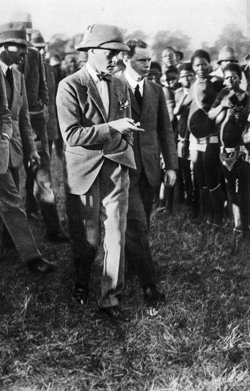 A walesi herceg és egy csapat Usuta táncos, Zululand, 1925 alkotó: Unbekannt