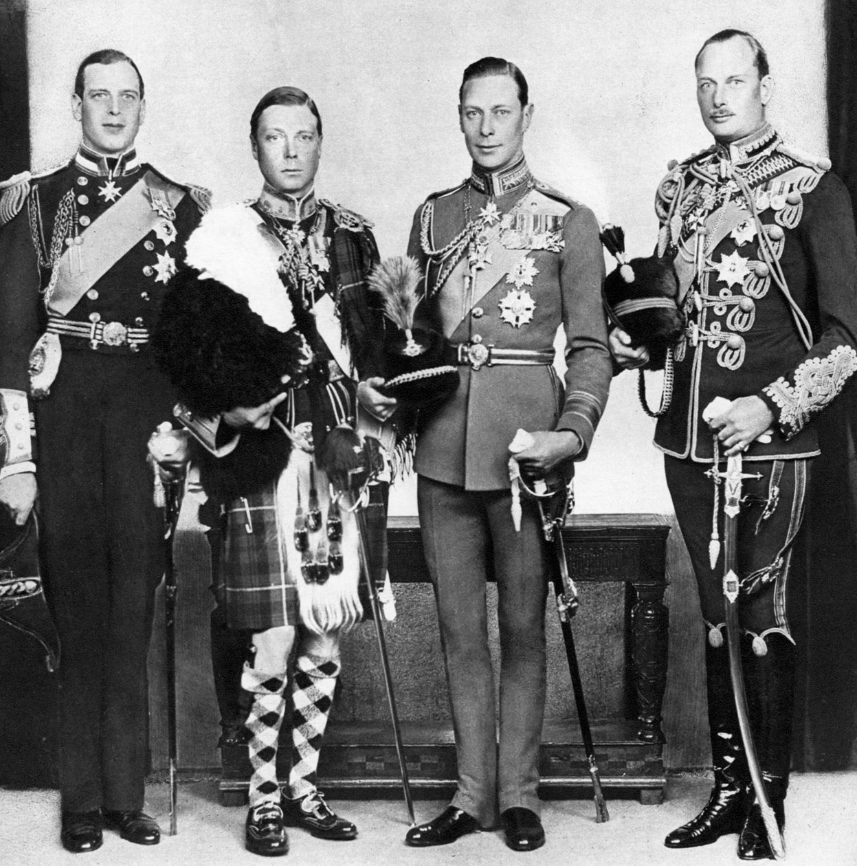 A walesi herceg testvéreivel, 1930-as évek alkotó: Unbekannt