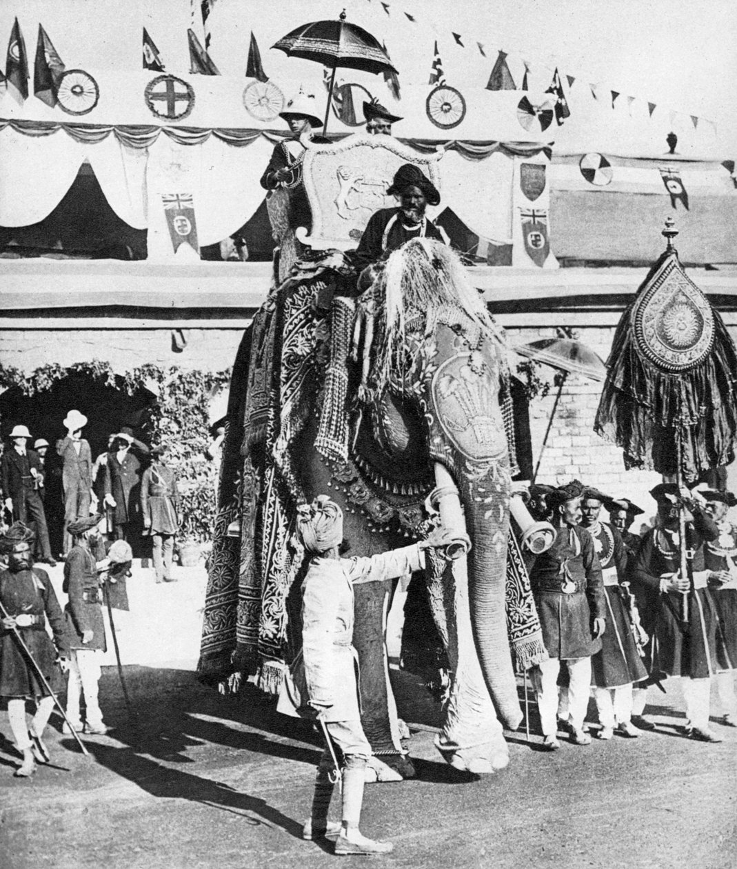 A walesi herceg és Gwalior maharadzsa indiai körútja során, 1921. alkotó: Unbekannt