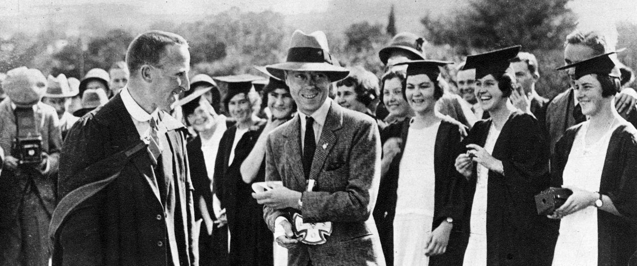 A walesi herceg egyetemistákkal a dél-afrikai Grahamstownban, 1925 alkotó: Unbekannt