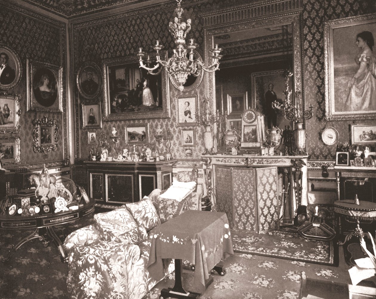 The Queens Sitting Room, Windsor Castle, Berkshire, 1894. alkotó: Unbekannt