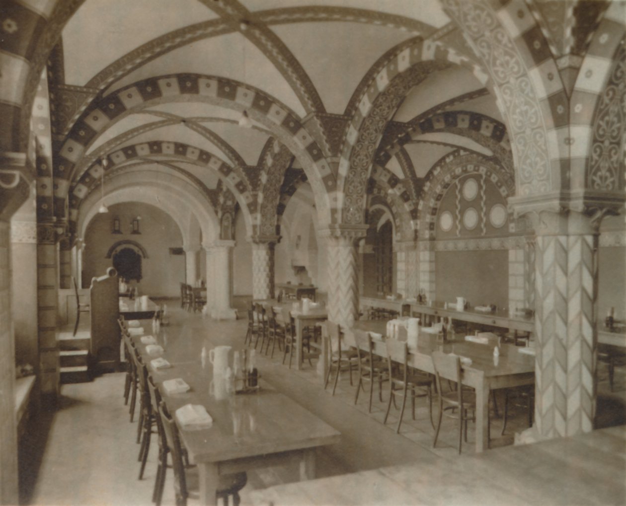 The Refectory, Buckfast Abbey, 19. század vége – 20. század eleje alkotó: Unbekannt