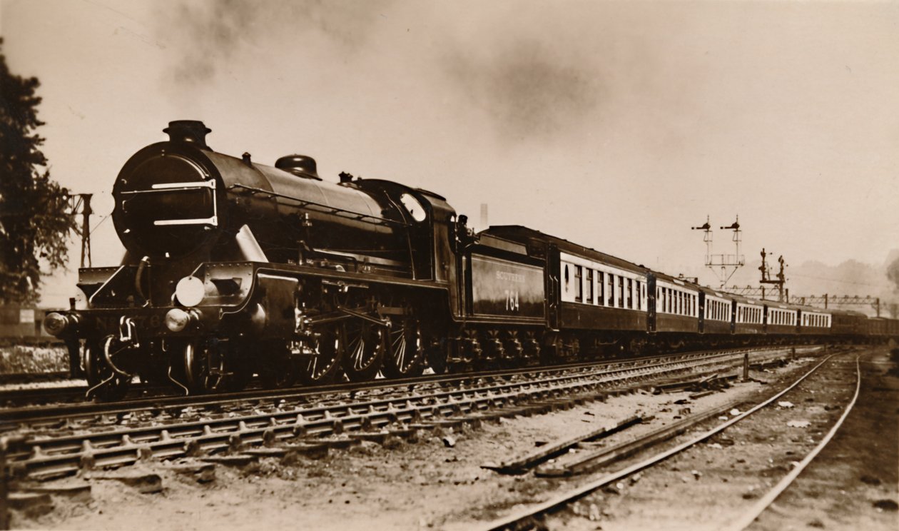 Az S.R. Dover Boat Train, vontatta Sir Gawain Egy King Arthur típusú mozdony, c1930. alkotó: Unbekannt