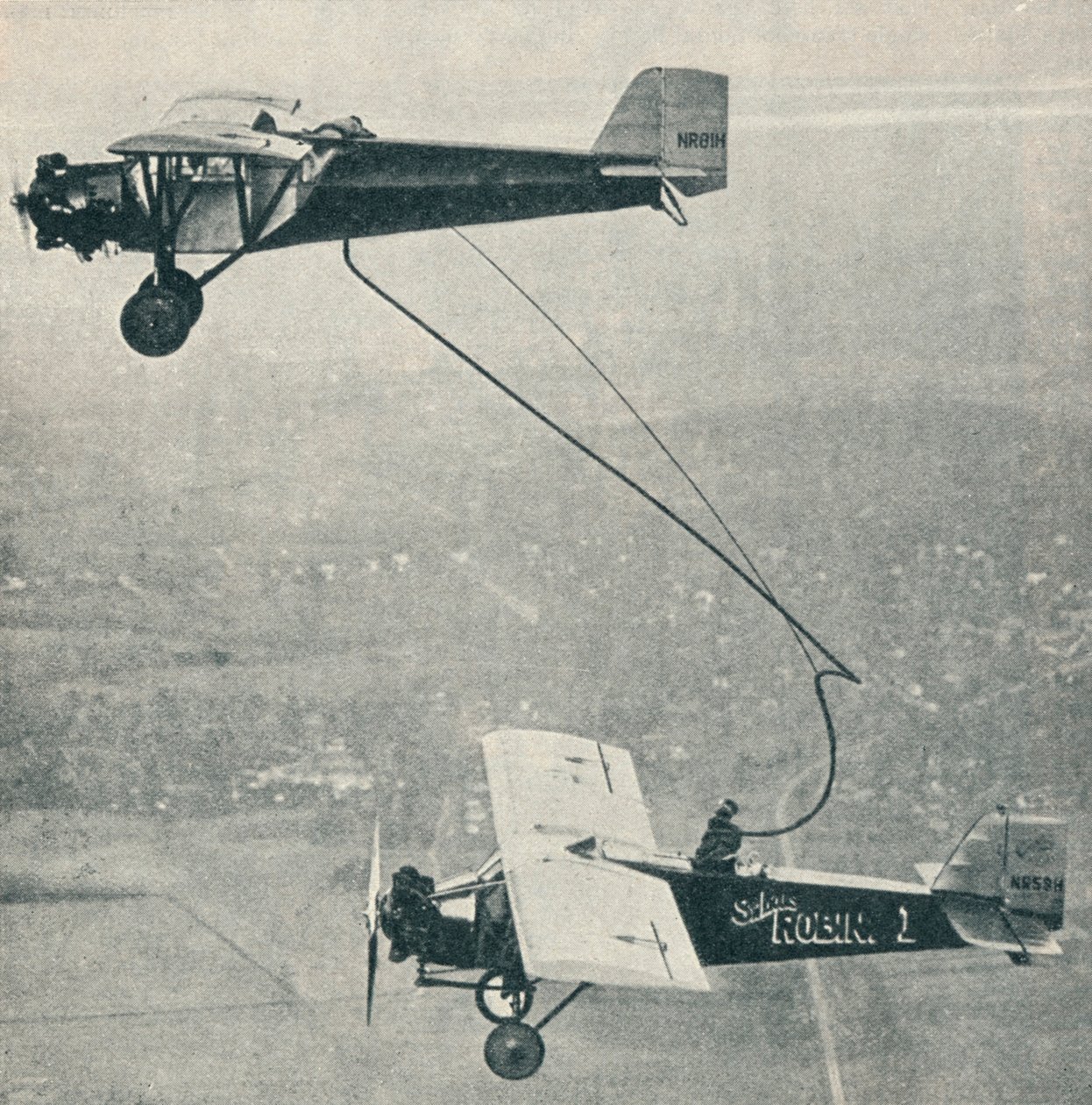 A St Louis Robin tankolás, c1929 c1937 alkotó: Unbekannt