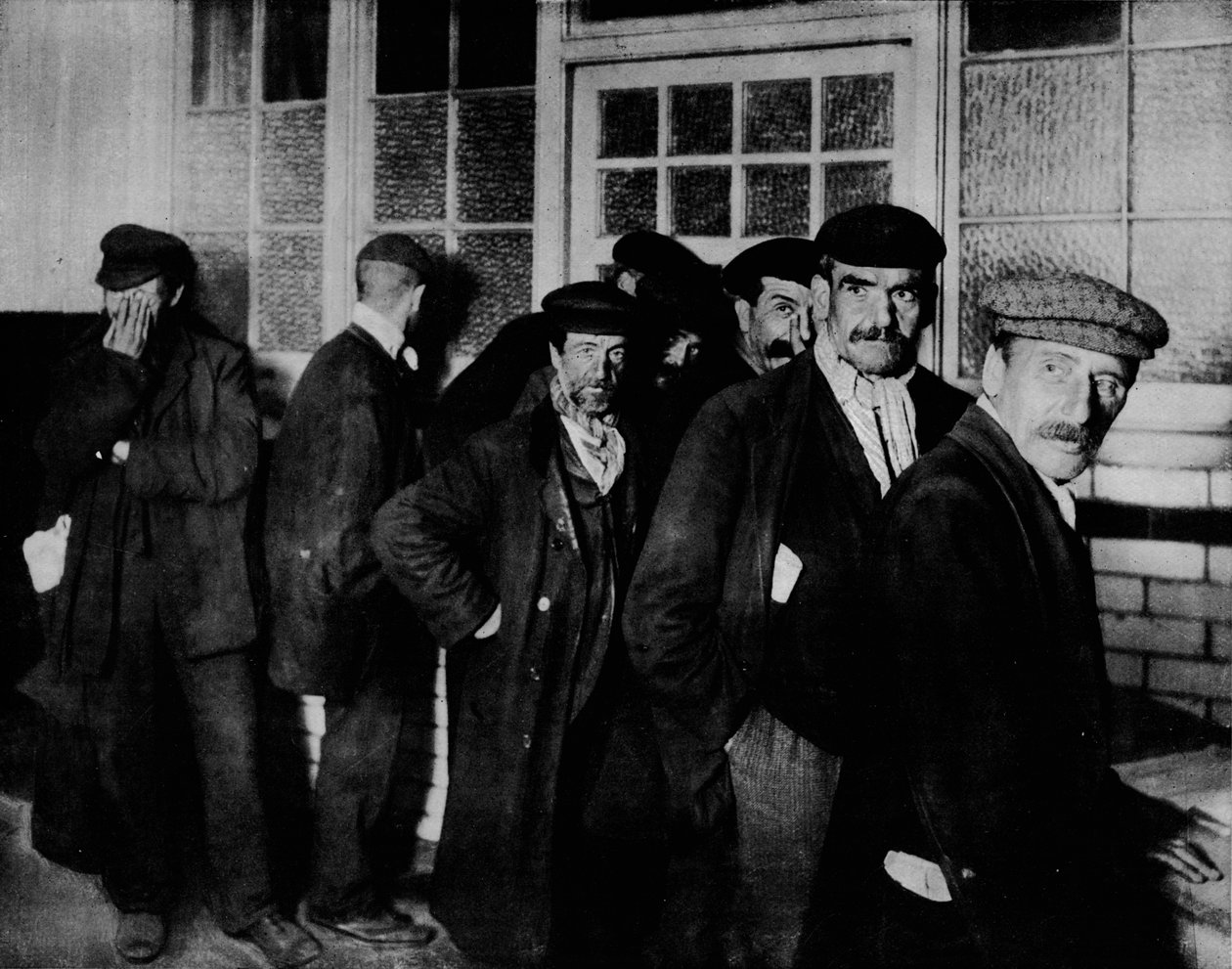 A munkanélküliek és a munkanélküliek, c1911, 1911 alkotó: Unbekannt