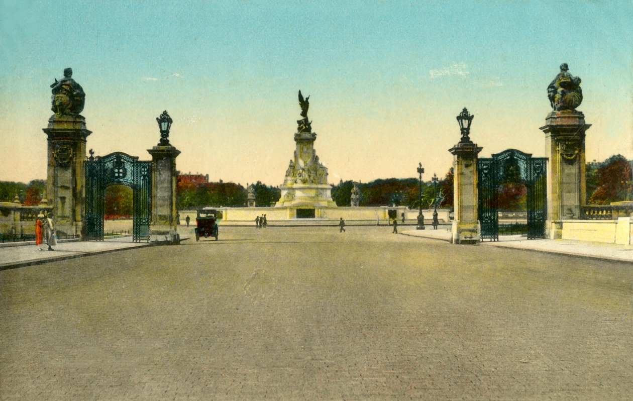 A Victoria Memorial, Buckingham-palota, London, 1910. alkotó: Unbekannt