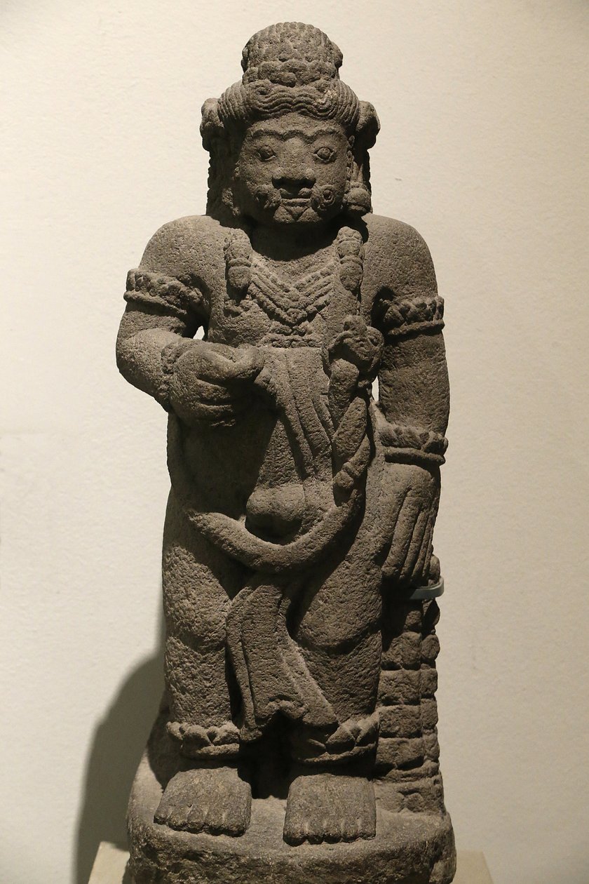 A Victoria and Albert Múzeum. Guardian figura egy epikus drámából. Vulkáni kő. Indonézia (keleti java). 1400-1500. Majapahit időszak. Egyesült Királyság alkotó: Unbekannt