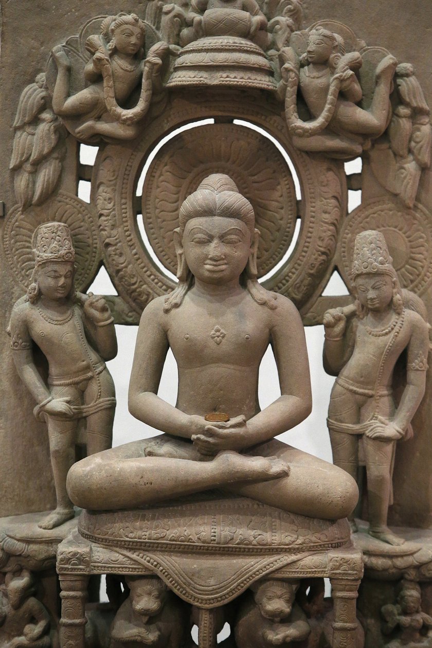 A Victoria and Albert Múzeum. A Jina Rishabhanatha. 800-900. Homokkő. Észak-India. Egyesült Királyság alkotó: Unbekannt