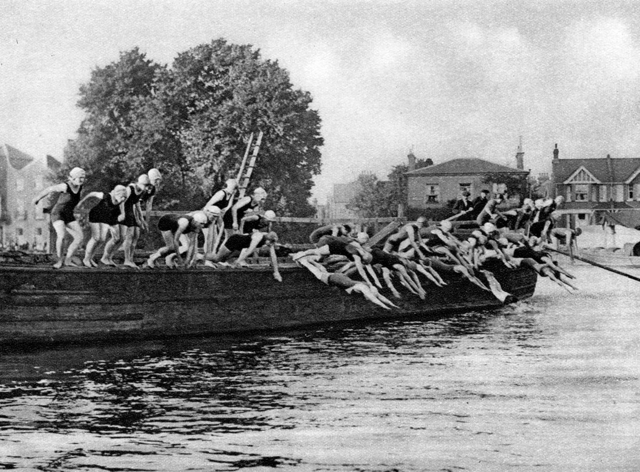 Az éves Kew to Putney női úszóverseny, London, 1926-1927 alkotó: Unbekannt