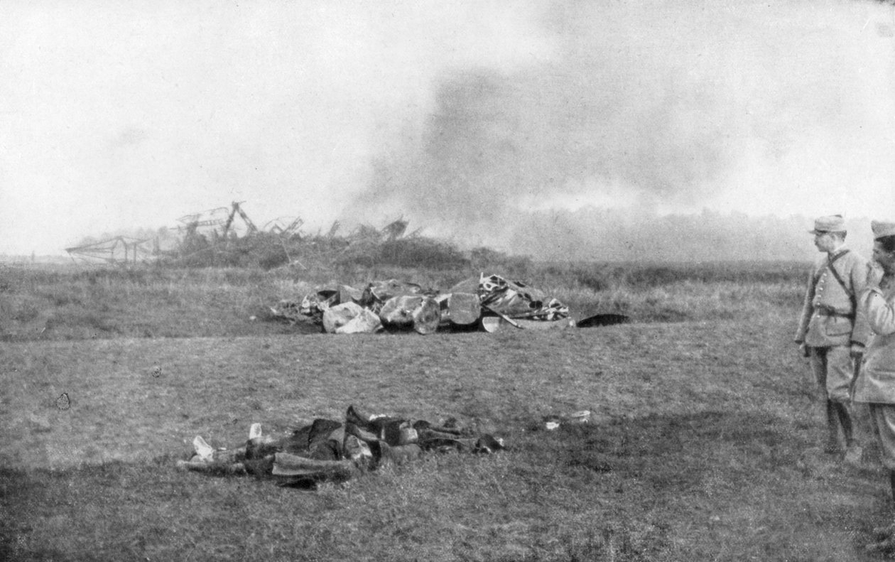 A Zeppelin LZ93 L44 teteme, St Clement, Franciaország, 1917. október 20. alkotó: Unbekannt