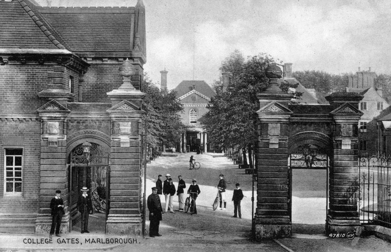 A Marlborough College bejárata, Marlborough, Wiltshire, 20. század eleje alkotó: Unbekannt