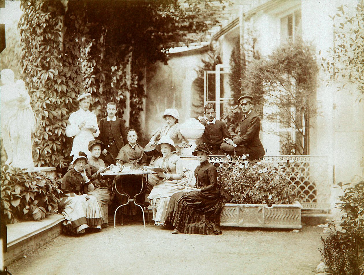 Fjodor Uvarov herceg családja vidéki birtokukon, Porecsje, Oroszország, 1880-as évek alkotó: Unbekannt