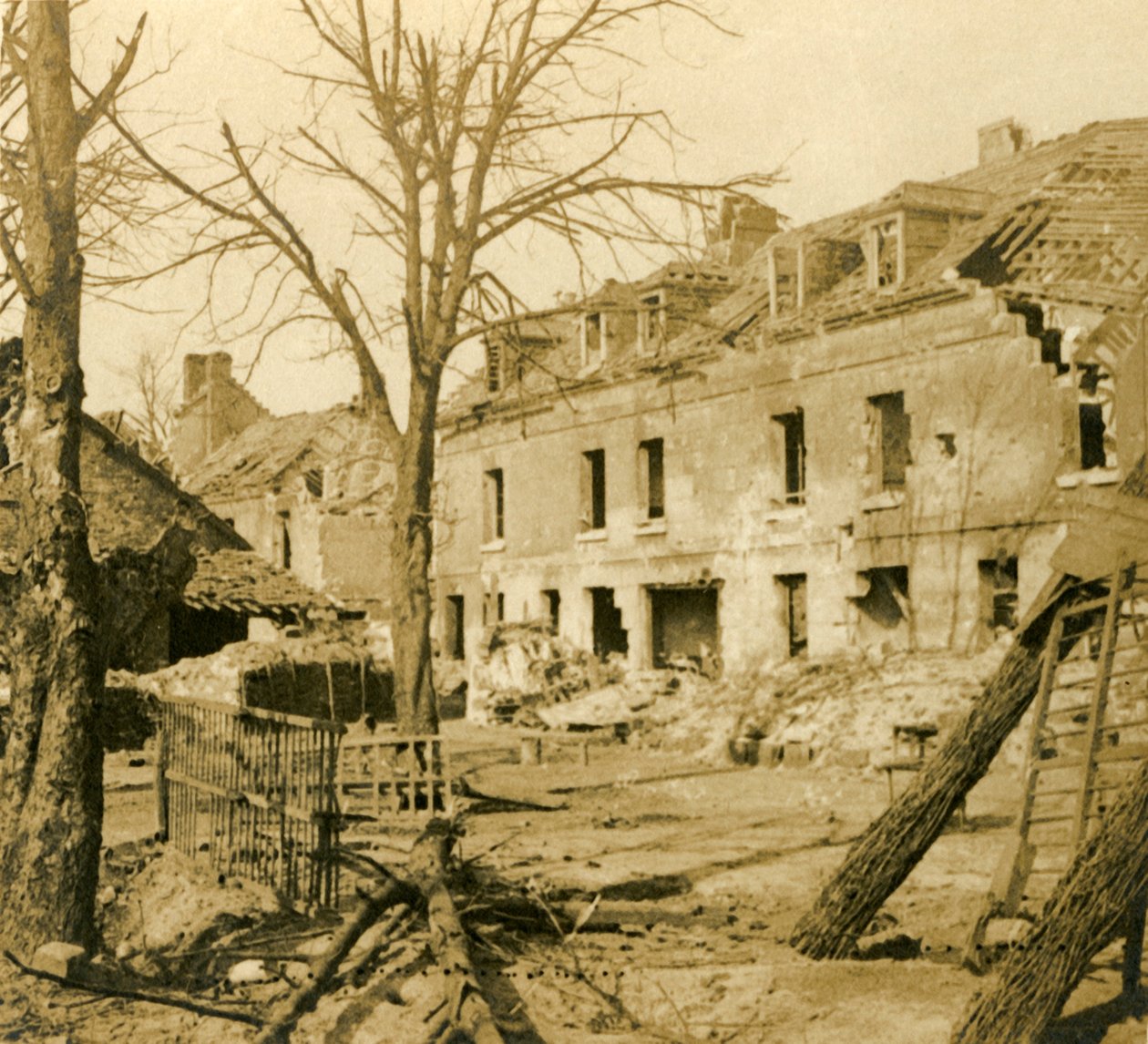 Az észak-franciaországi soissonsi üveggyár, 1914-c1918 alkotó: Unbekannt