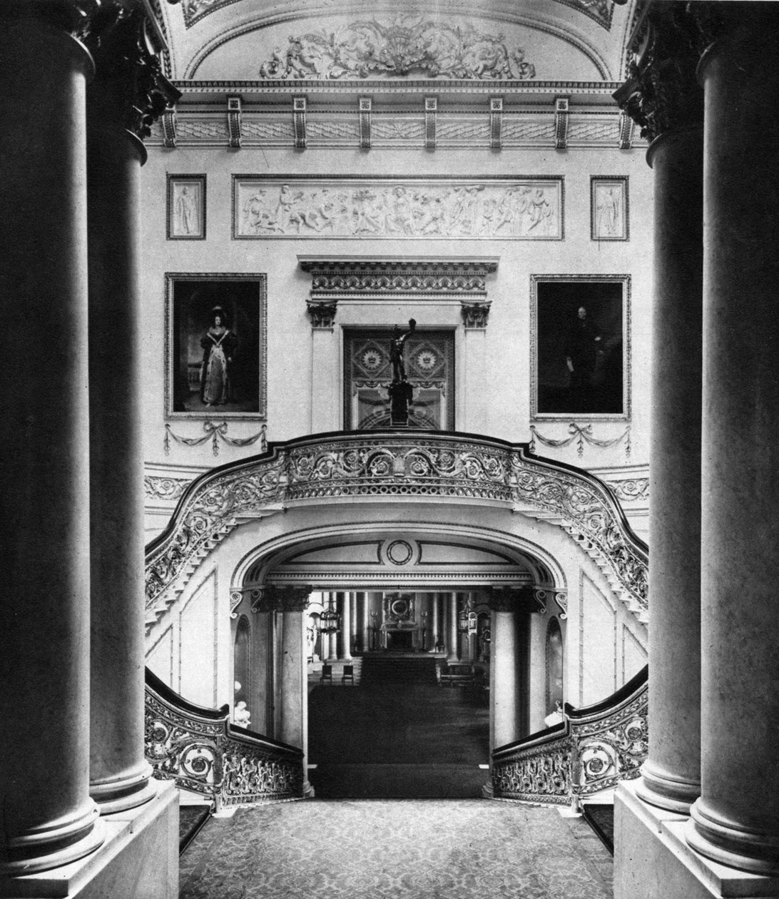 A nagy lépcsőház a Buckingham-palotában, London, 1935 alkotó: Unbekannt