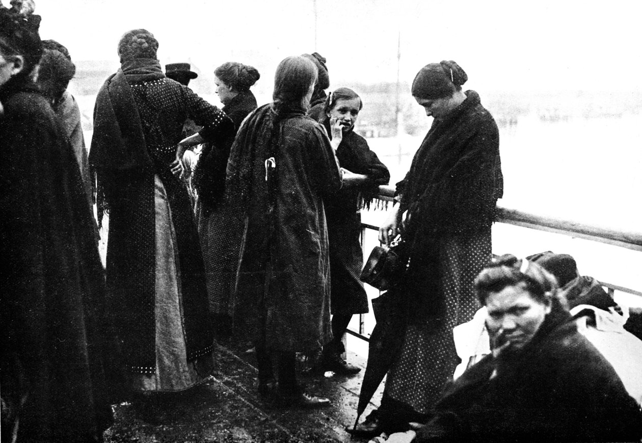 Egy tragédia utolsó felvonása: egy fénykép az utolsó hajón, amely Ostendből Angliába indult, 1914 alkotó: Unbekannt