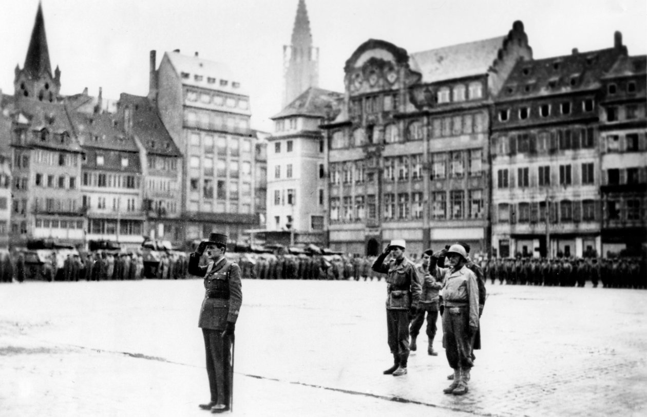 Strasbourg felszabadítása, Franciaország, 1944. november alkotó: Unbekannt