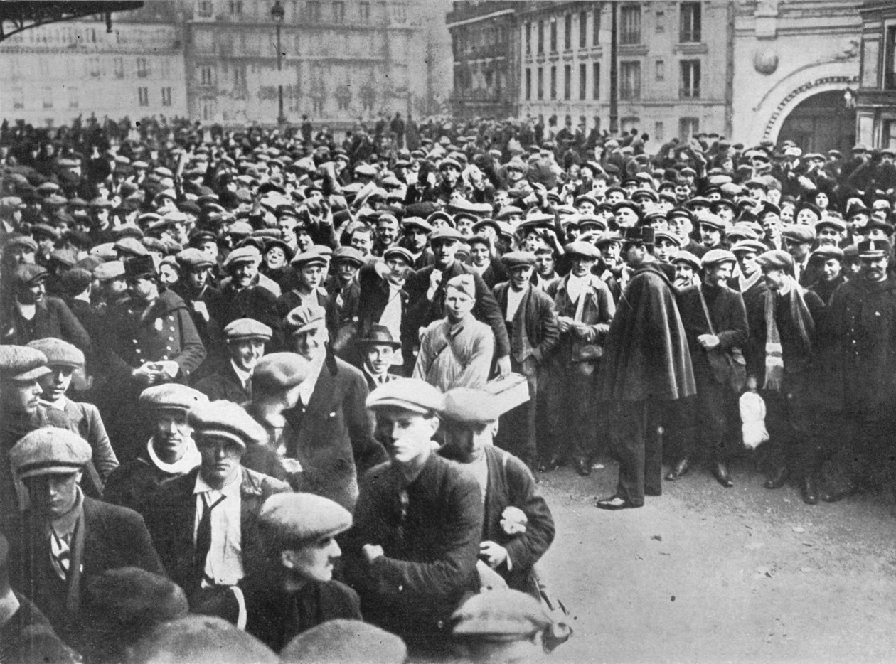 Az új francia hadseregek: sorkatonák és önkéntesek, akik szolgálatra várnak, 1915 alkotó: Unbekannt